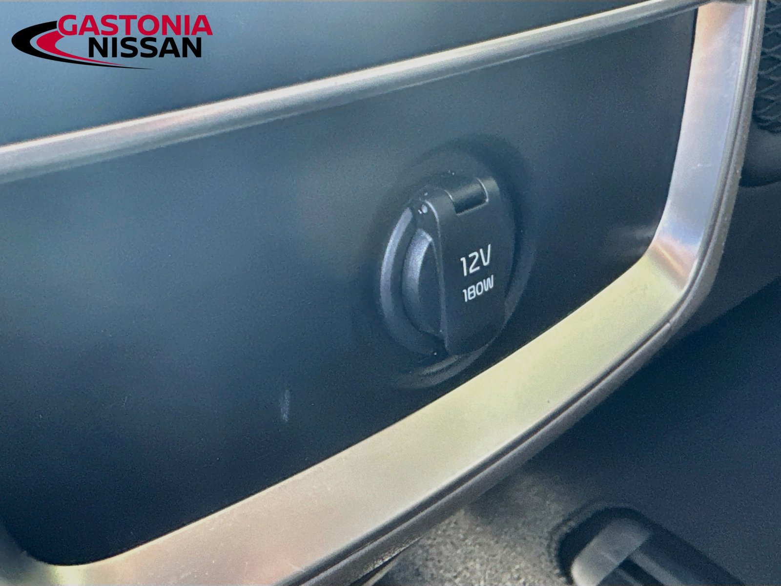 Used 2025 Kia Carnival FWD image 33