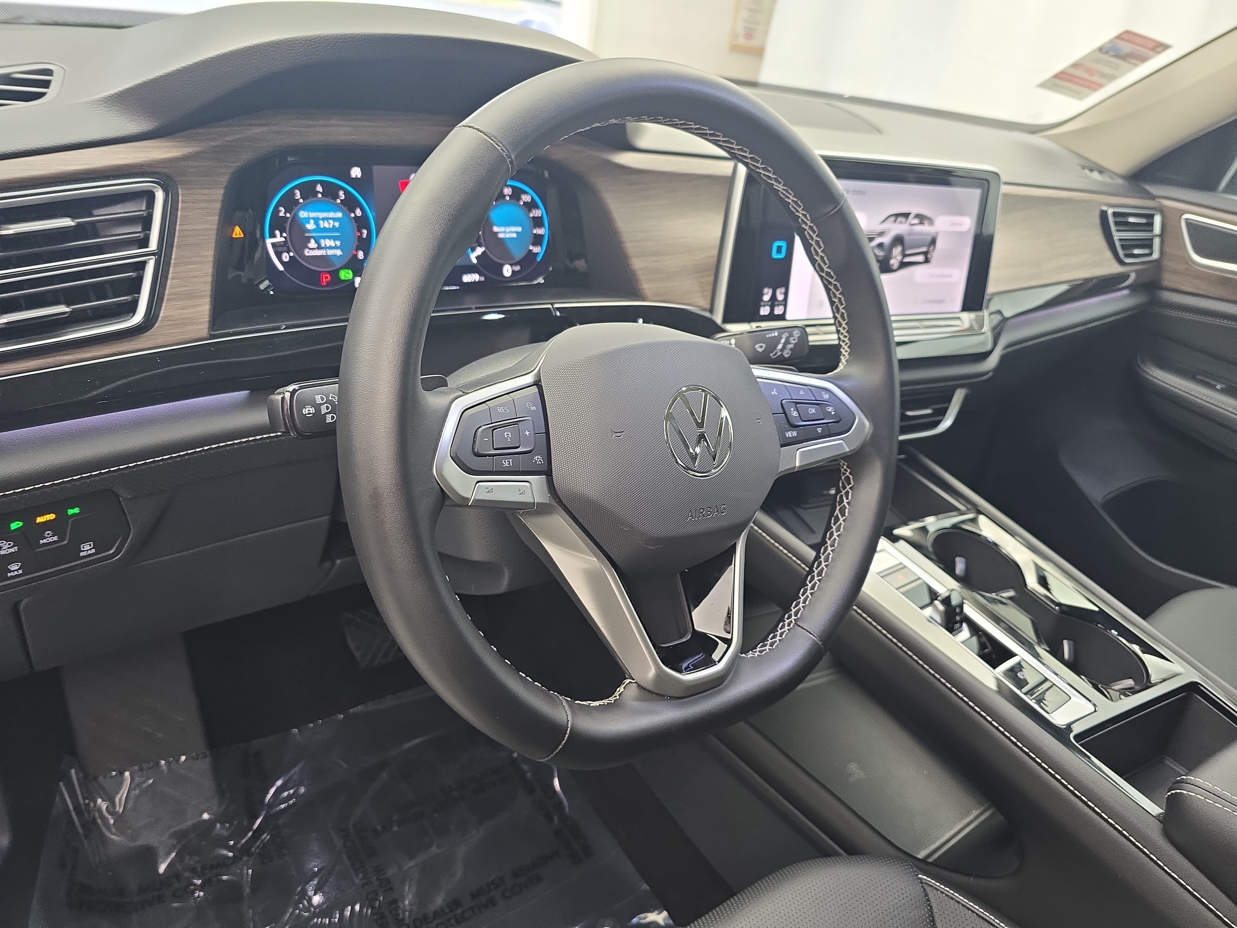 Used 2026 Volkswagen Atlas SEL AWD/4WD image 17