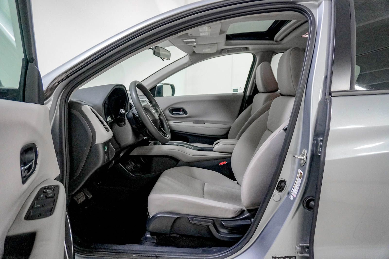 Used 2017 Honda HR-V EX image 19