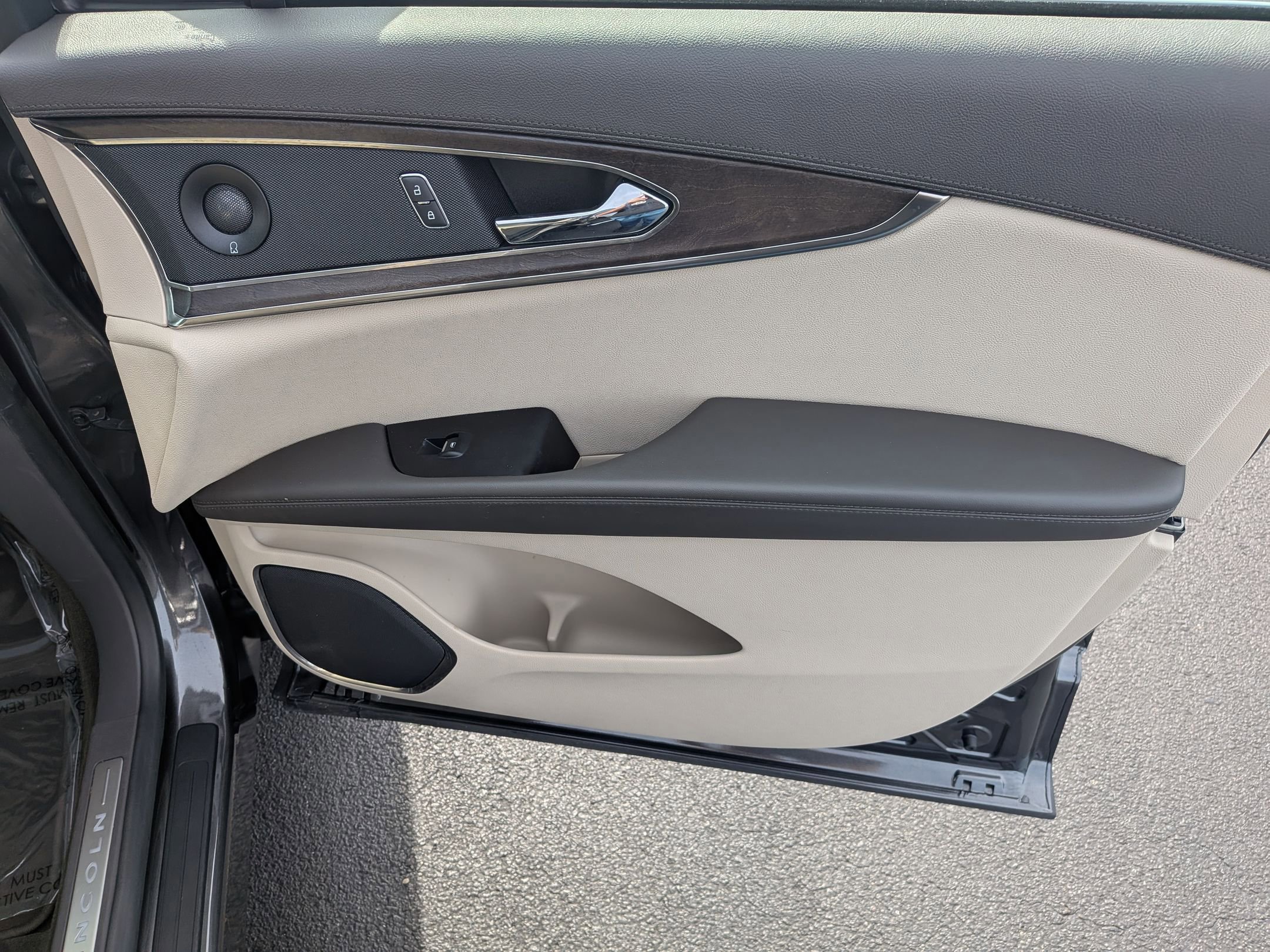 Used 2020 Lincoln Nautilus Reserve w/ Equipment Group 201A image 33