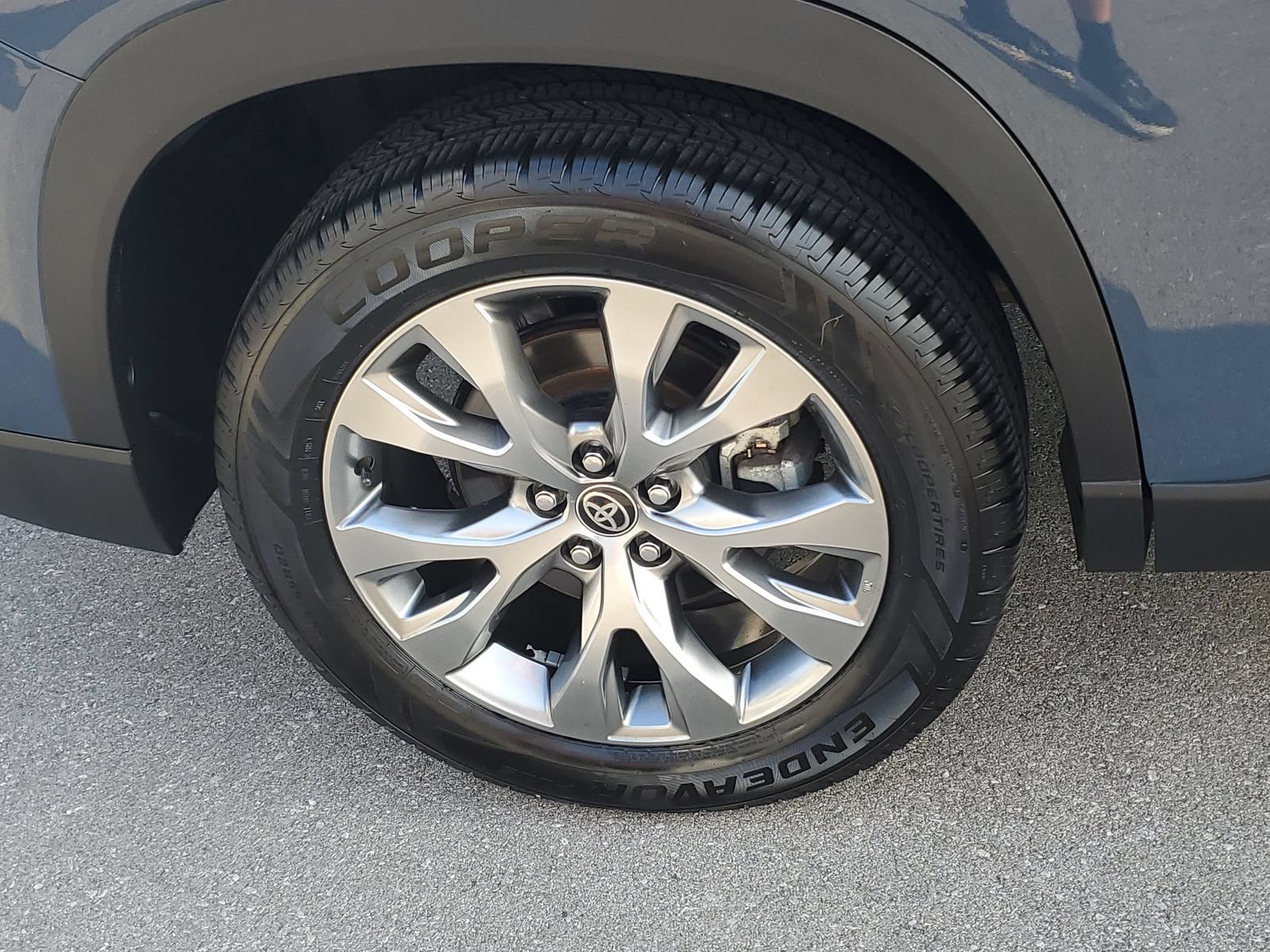 Used 2024 Toyota Grand Highlander AWD image 5