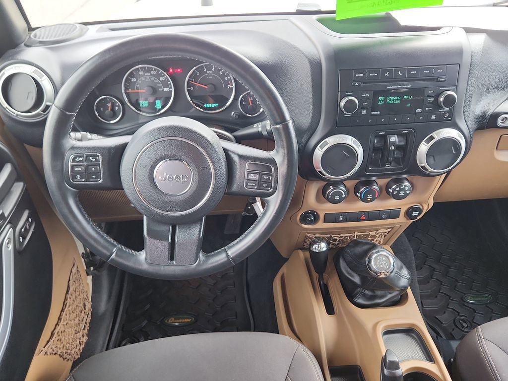 Used 2017 Jeep Wrangler Unlimited Sahara w/ Connectivity Group AWD/4WD image 13