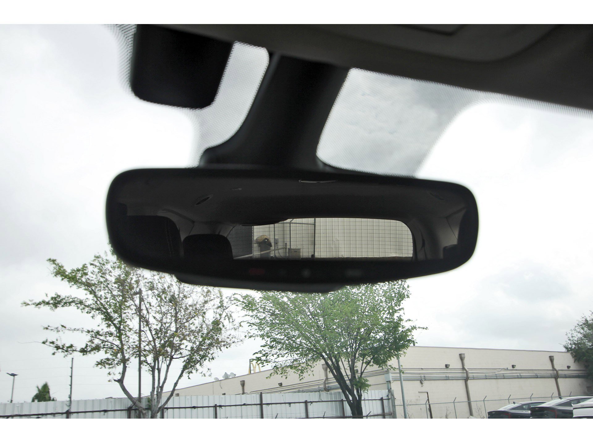 Used 2022 Chrysler Pacifica Touring-L w/ Uconnect Theater Family Group FWD image 25