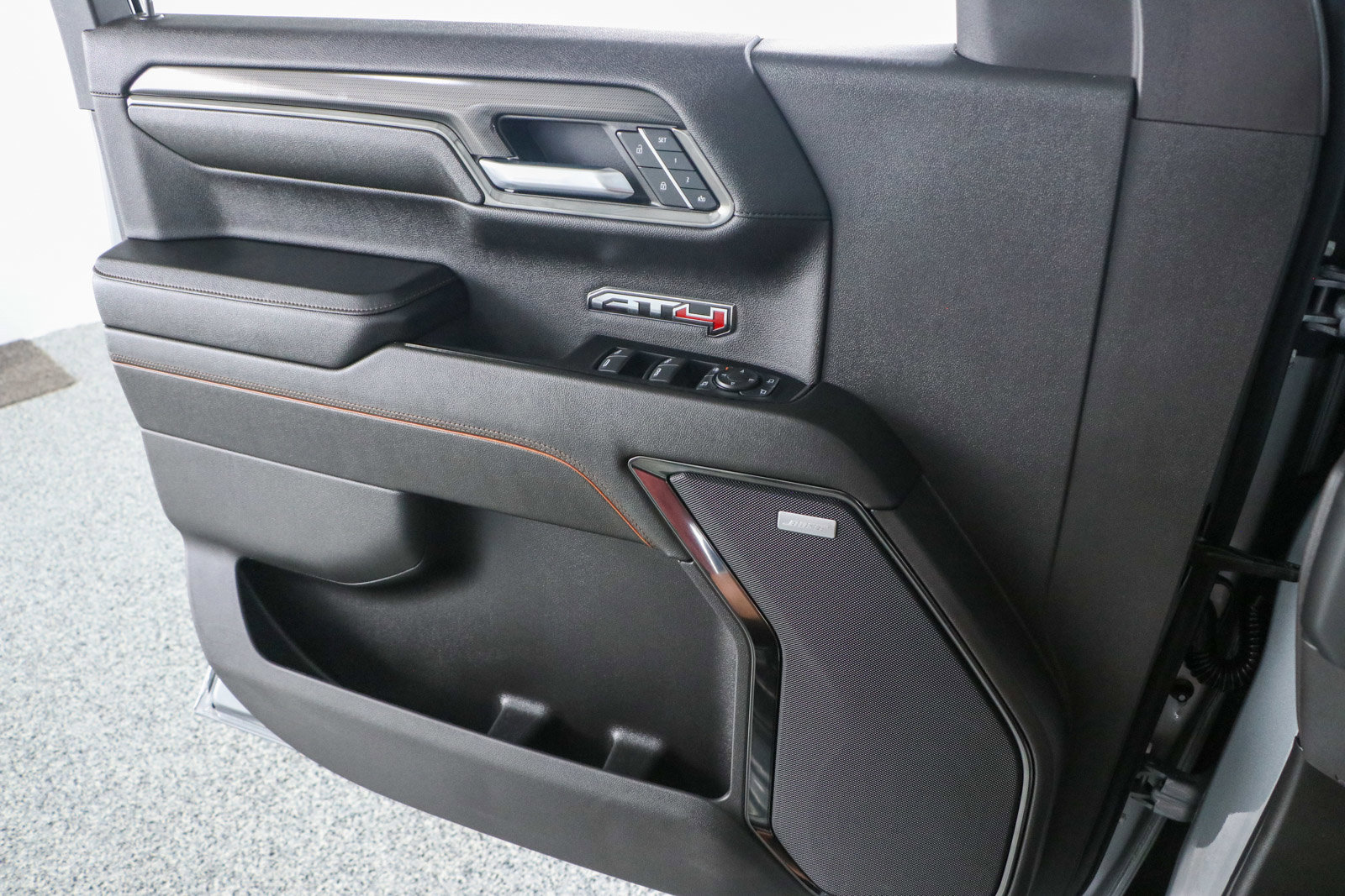 Used 2024 GMC Sierra 1500 AT4 w/ Technology Package image 25