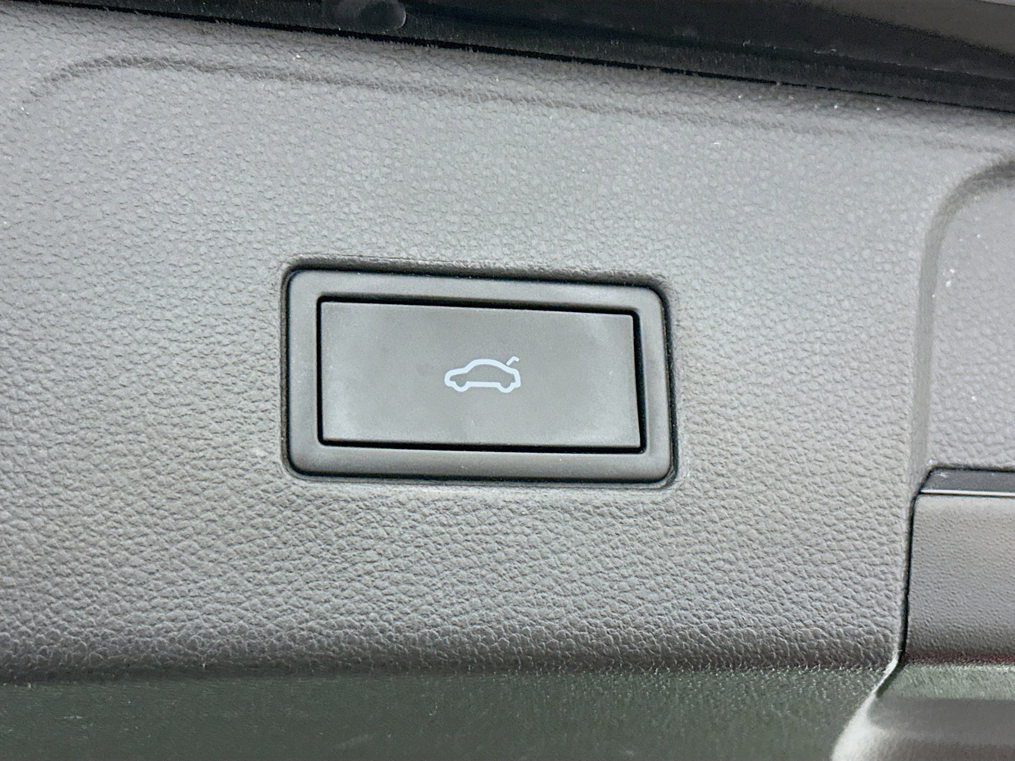 Used 2023 Volkswagen Atlas SEL R-Line image 31