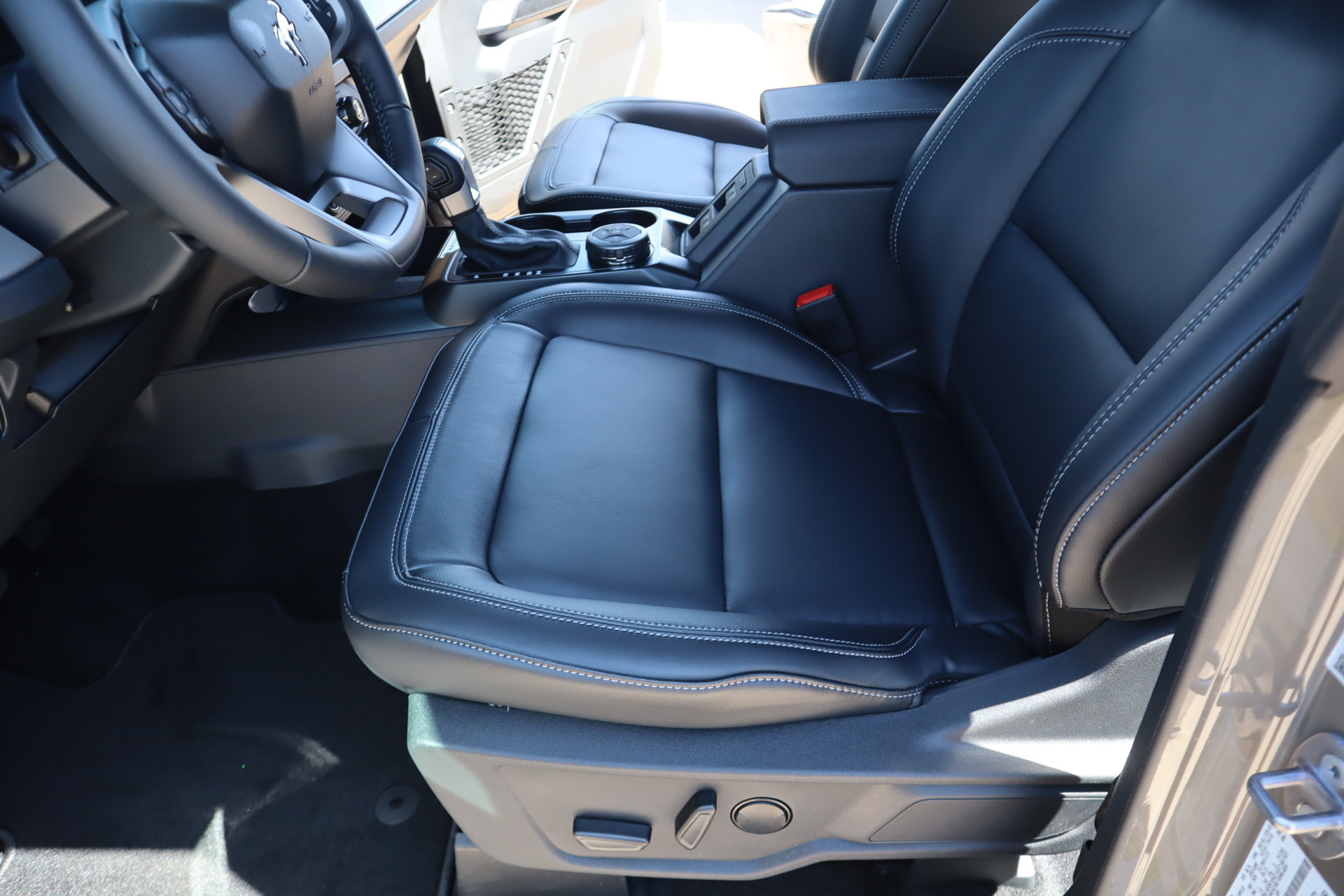 New 2026 Ford Bronco Outer Banks AWD/4WD image 12