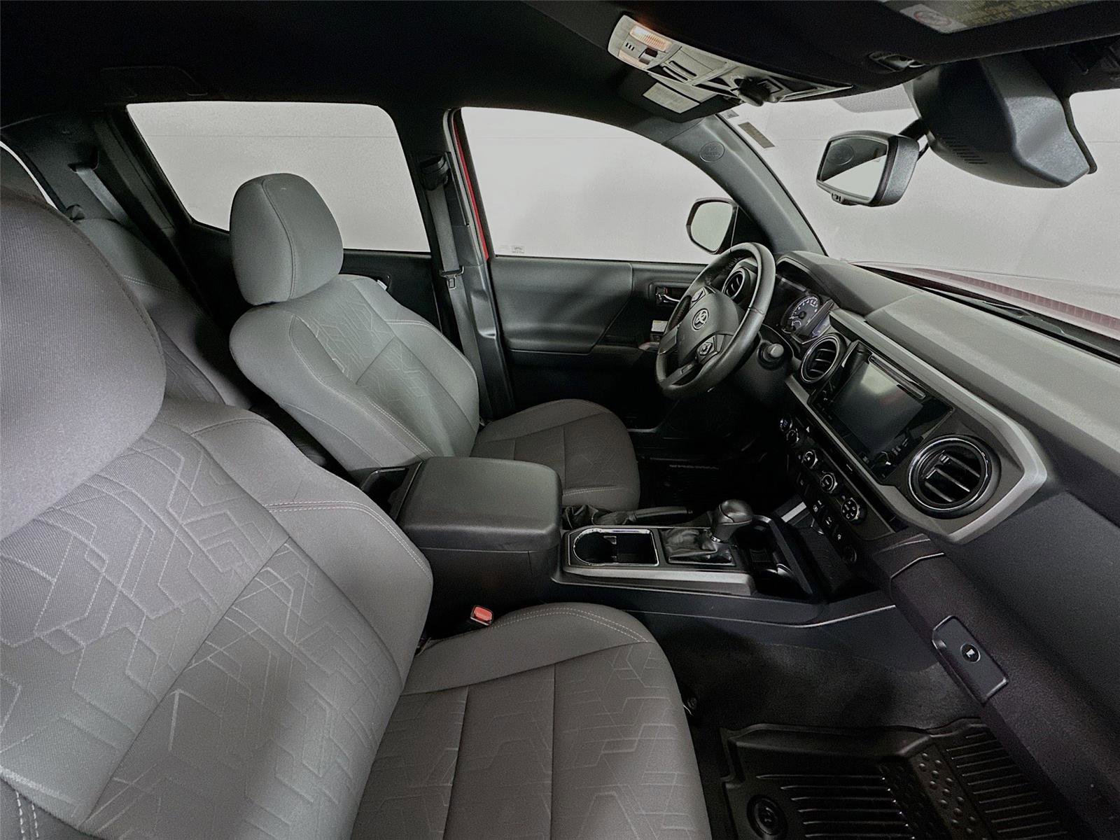 Certified 2018 Toyota Tacoma TRD Off-Road image 27