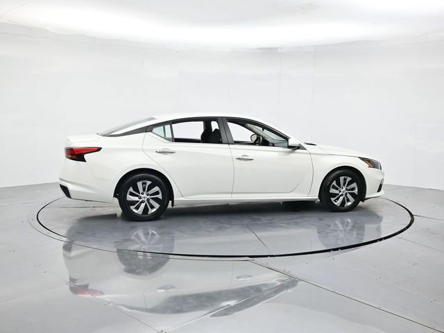 Used 2022 Nissan Altima 2.5 S video 2