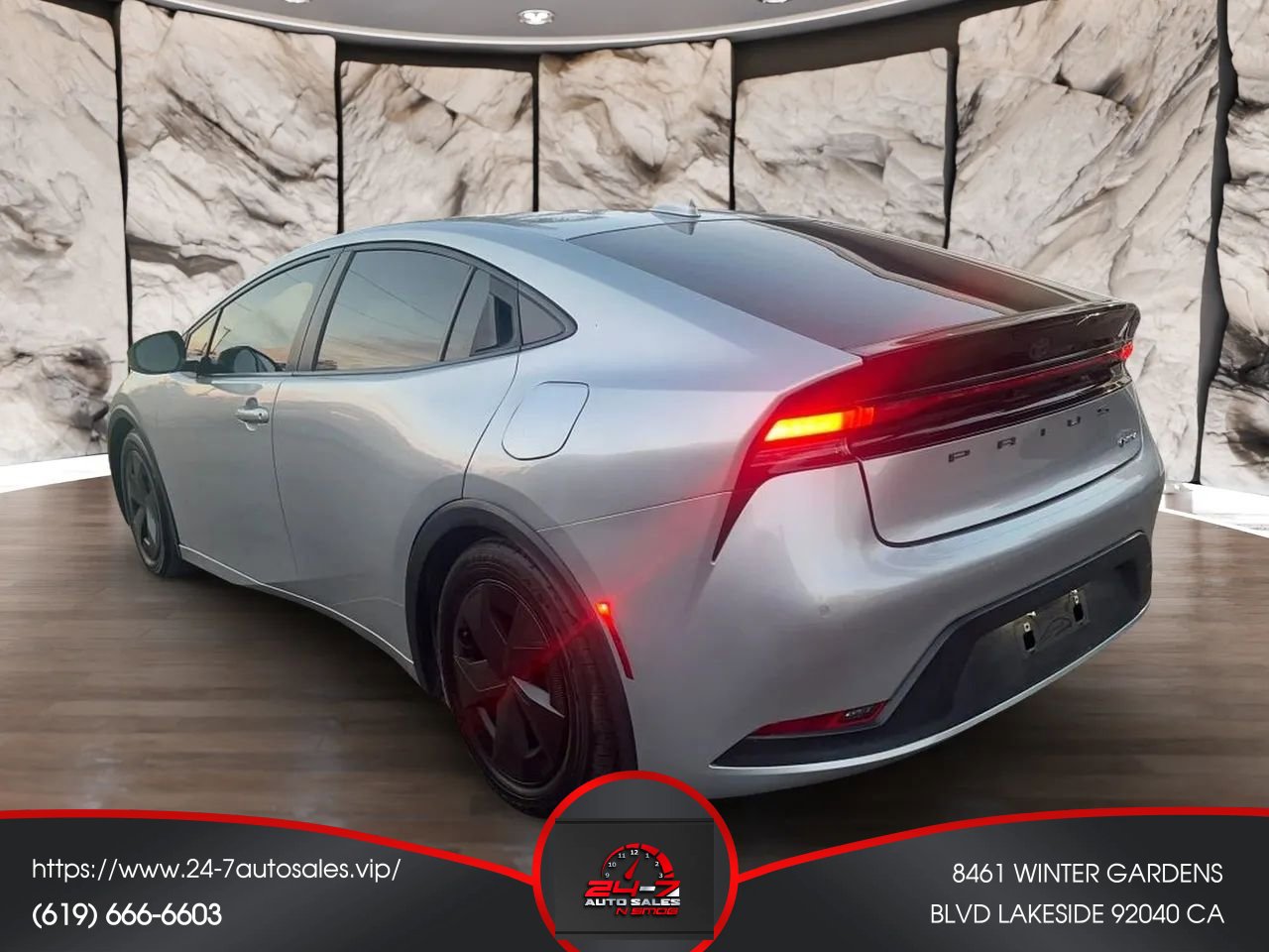 Used 2023 Toyota Prius LE FWD image 8