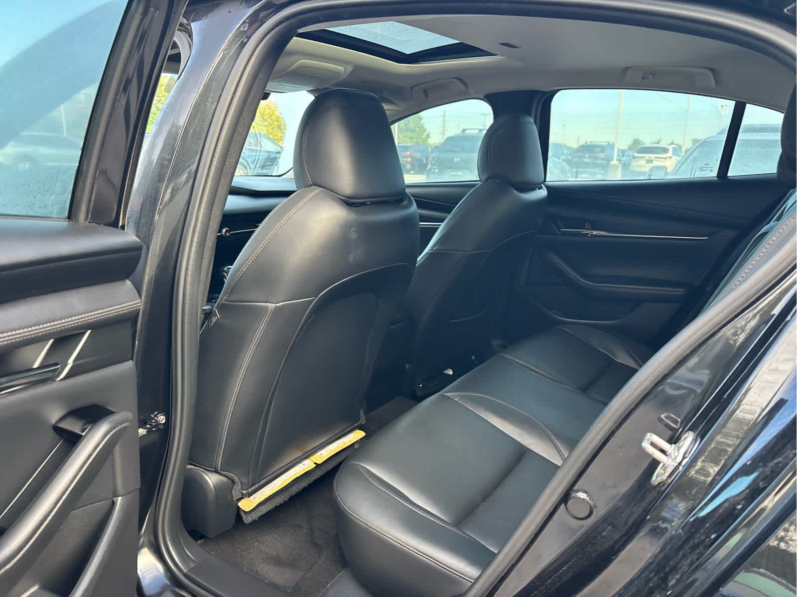 Used 2022 MAZDA MAZDA3 s FWD image 5