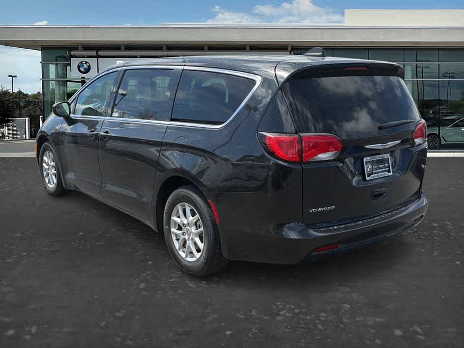 Used 2023 Chrysler Voyager LX FWD image 5