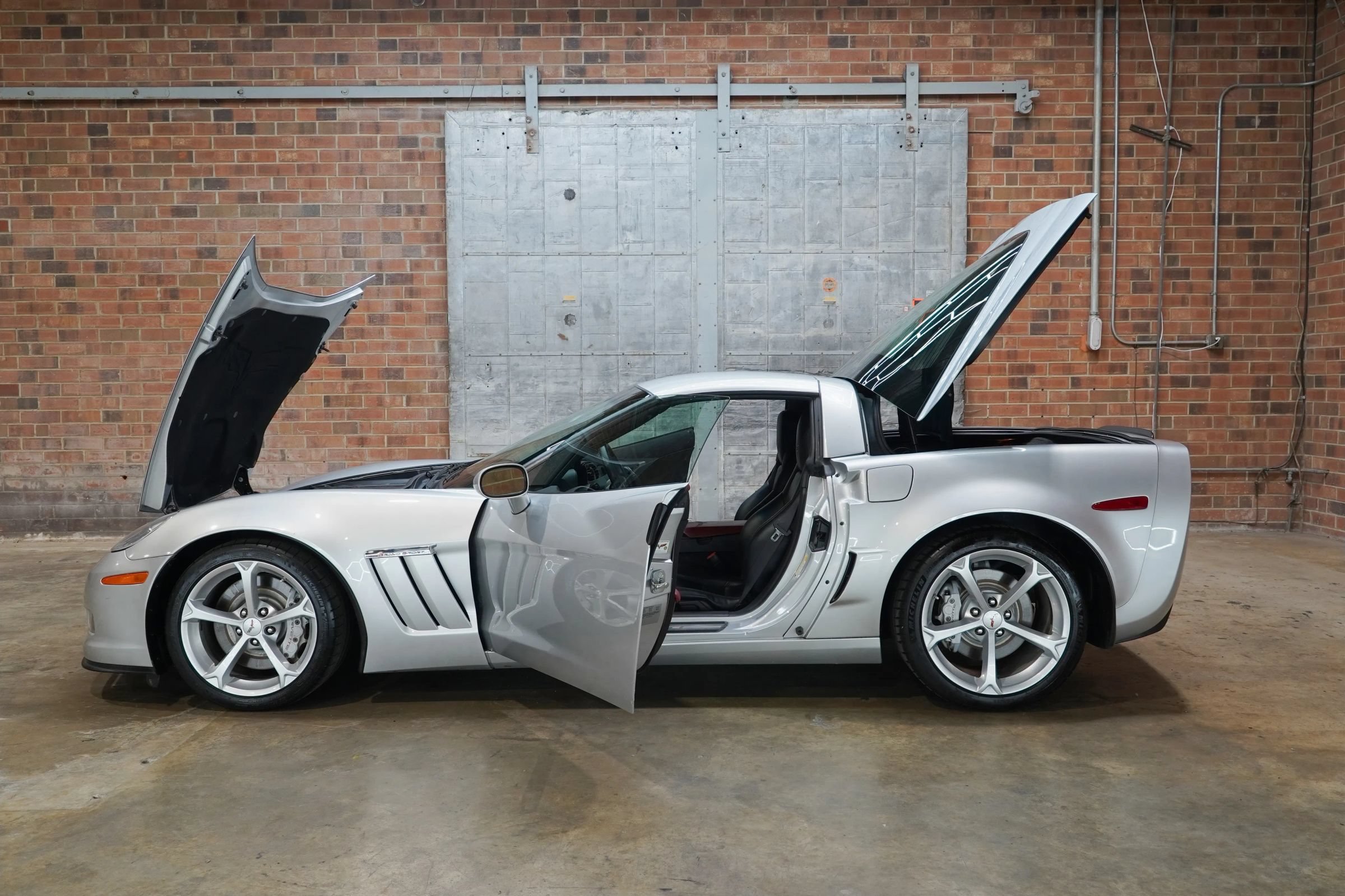 Used 2010 Chevrolet Corvette Grand Sport w/ Preferred Equipment Group RWD image 27