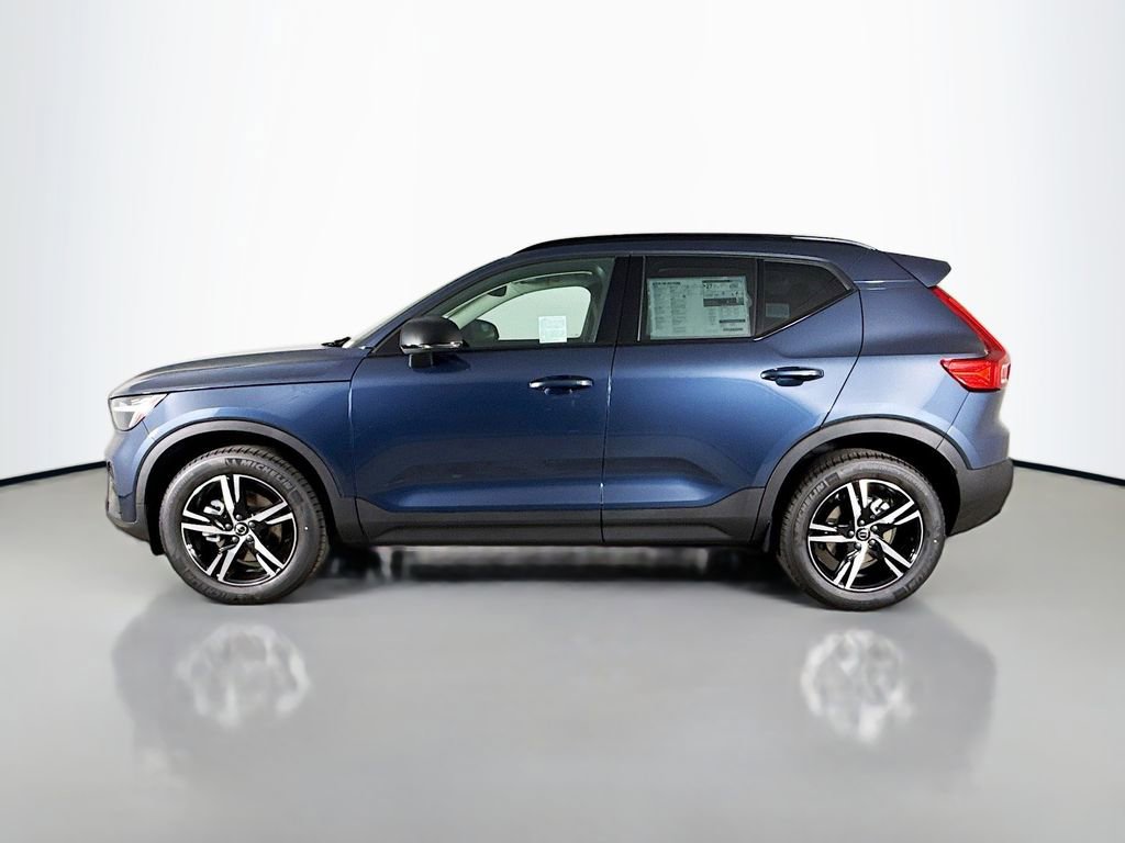 New 2026 Volvo XC40 B4 Core FWD image 4
