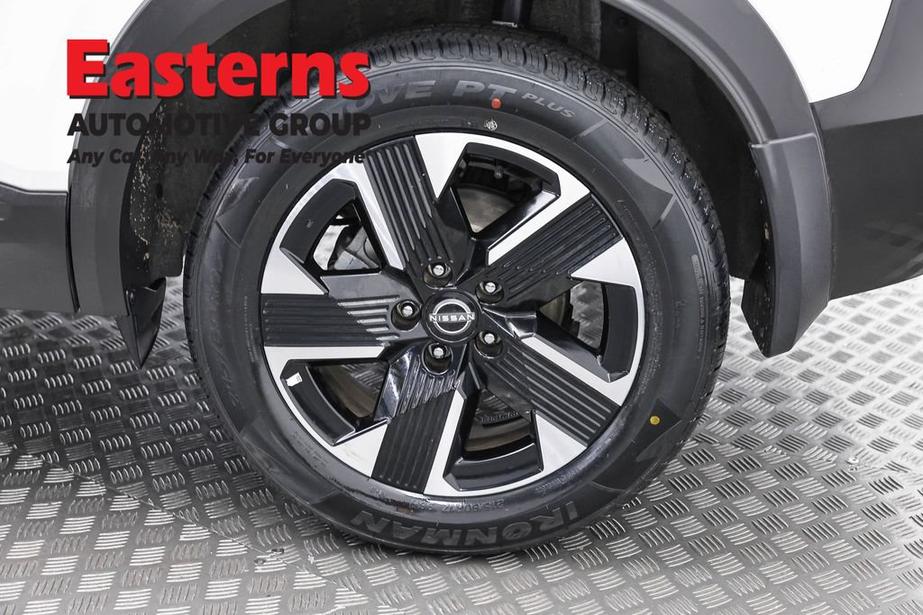 Used 2025 Nissan Kicks SV w/ SV Premium Package AWD/4WD image 34