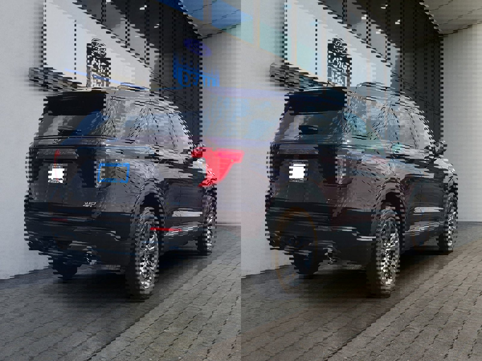 Certified 2023 Ford Explorer XLT w/ Equipment Group 202A image 3