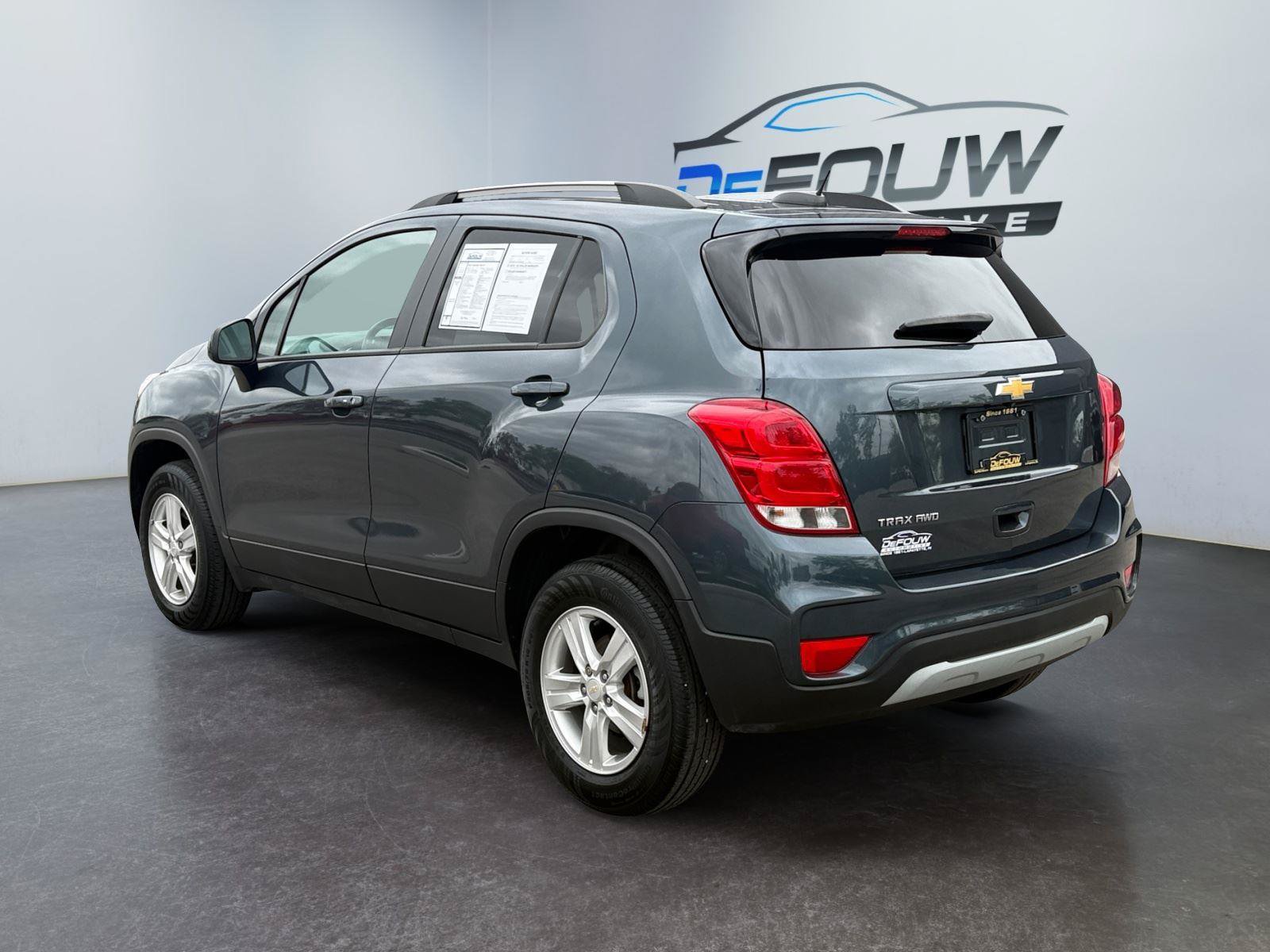 Used 2022 Chevrolet Trax LT w/ LT Convenience Package AWD/4WD image 5