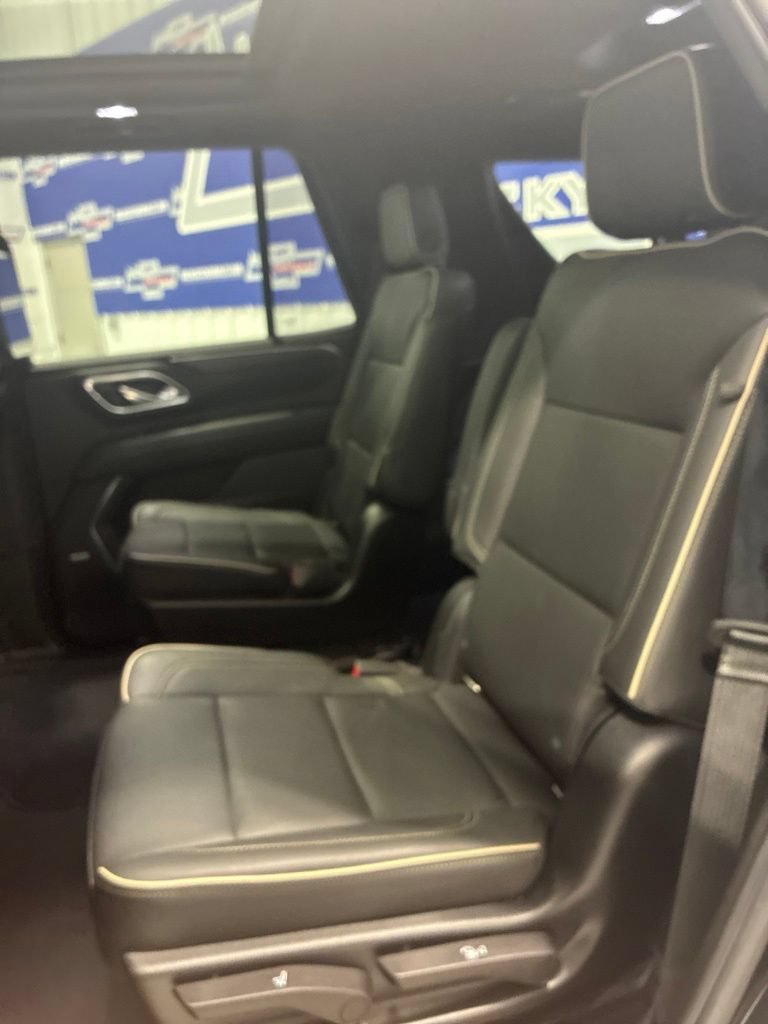 Used 2021 GMC Yukon SLT w/ SLT Premium Package AWD/4WD image 34