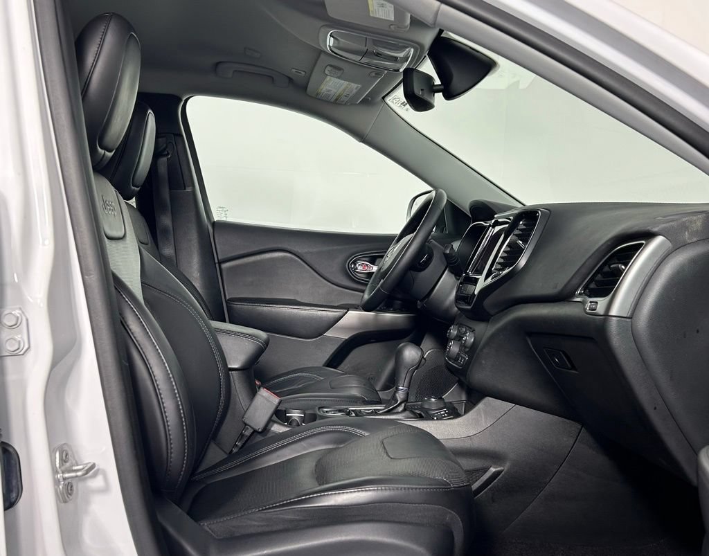 Used 2019 Jeep Cherokee Limited AWD/4WD image 10