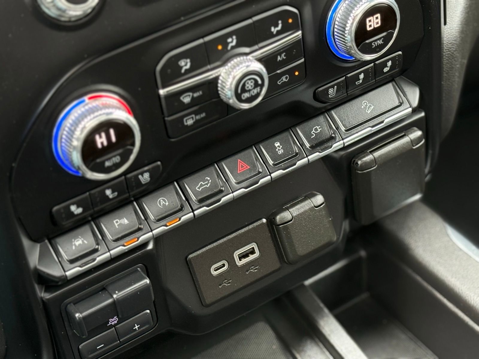 Used 2021 GMC Sierra 1500 AT4 w/ AT4 Value Package image 32