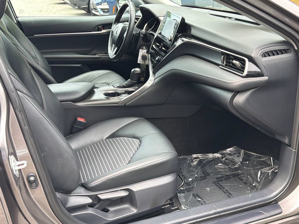 Used 2024 Toyota Camry SE FWD image 10