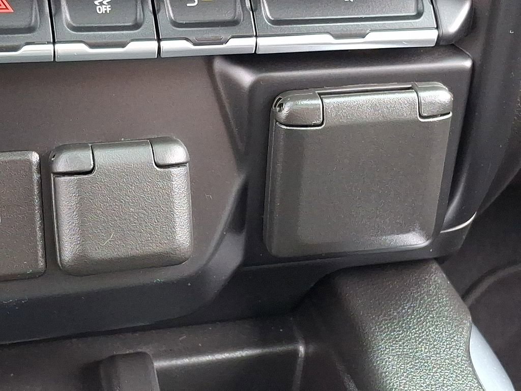 Used 2023 Chevrolet Silverado 3500 High Country w/ Technology Package image 27