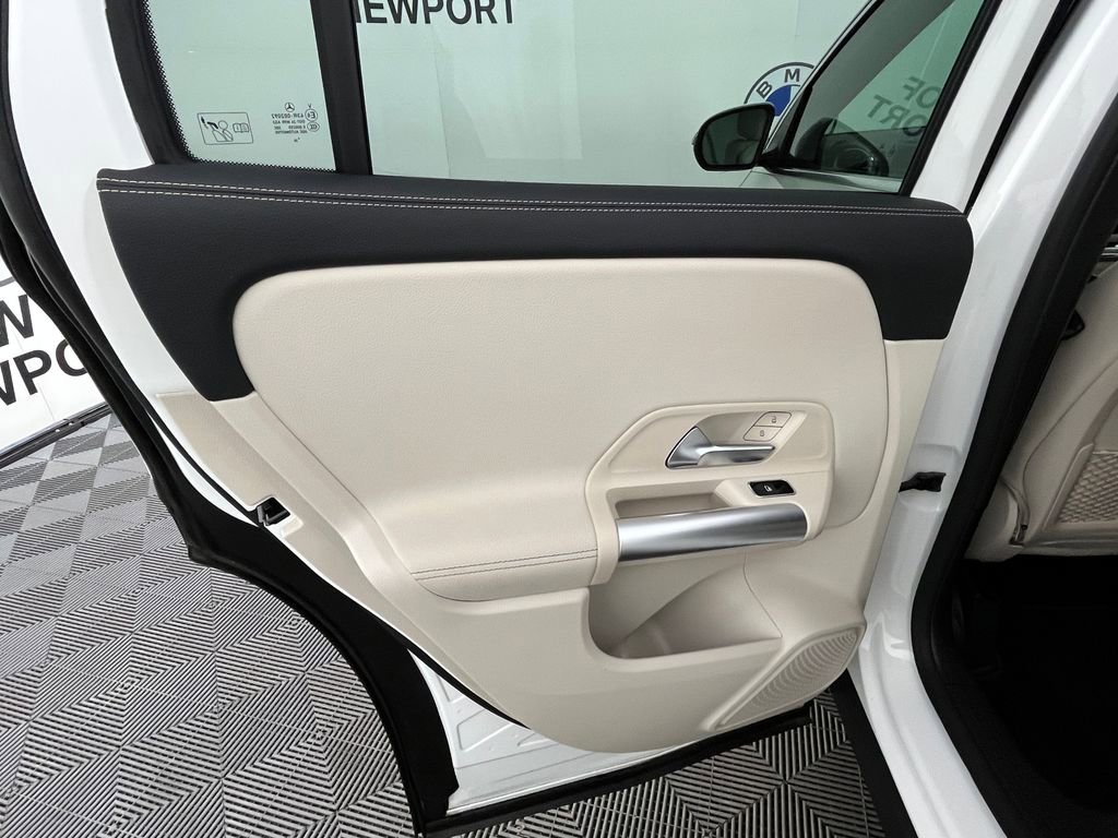 Used 2025 Mercedes-Benz GLA 250 4MATIC image 23