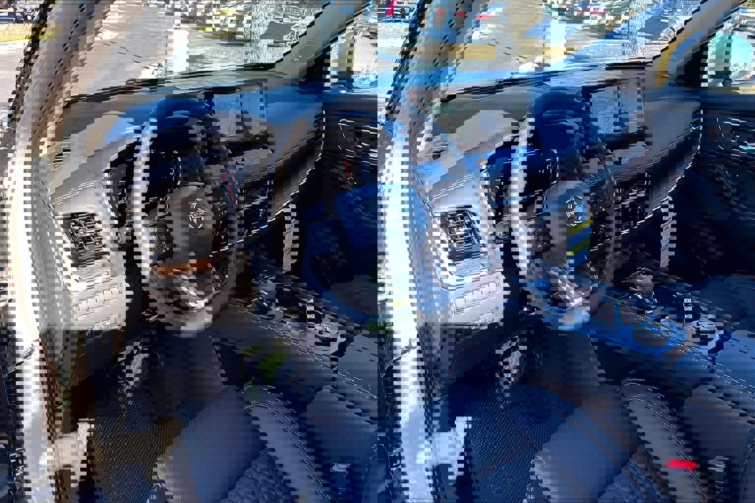 New 2026 Nissan Rogue Platinum image 8