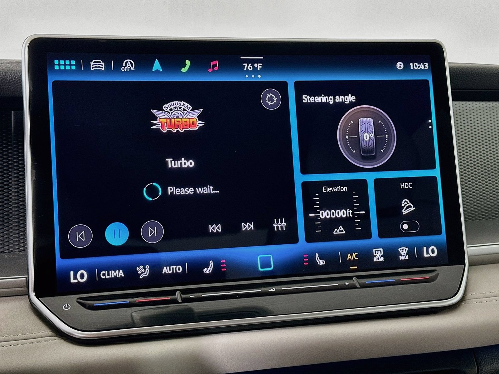 Certified 2025 Volkswagen Tiguan SE AWD/4WD image 23