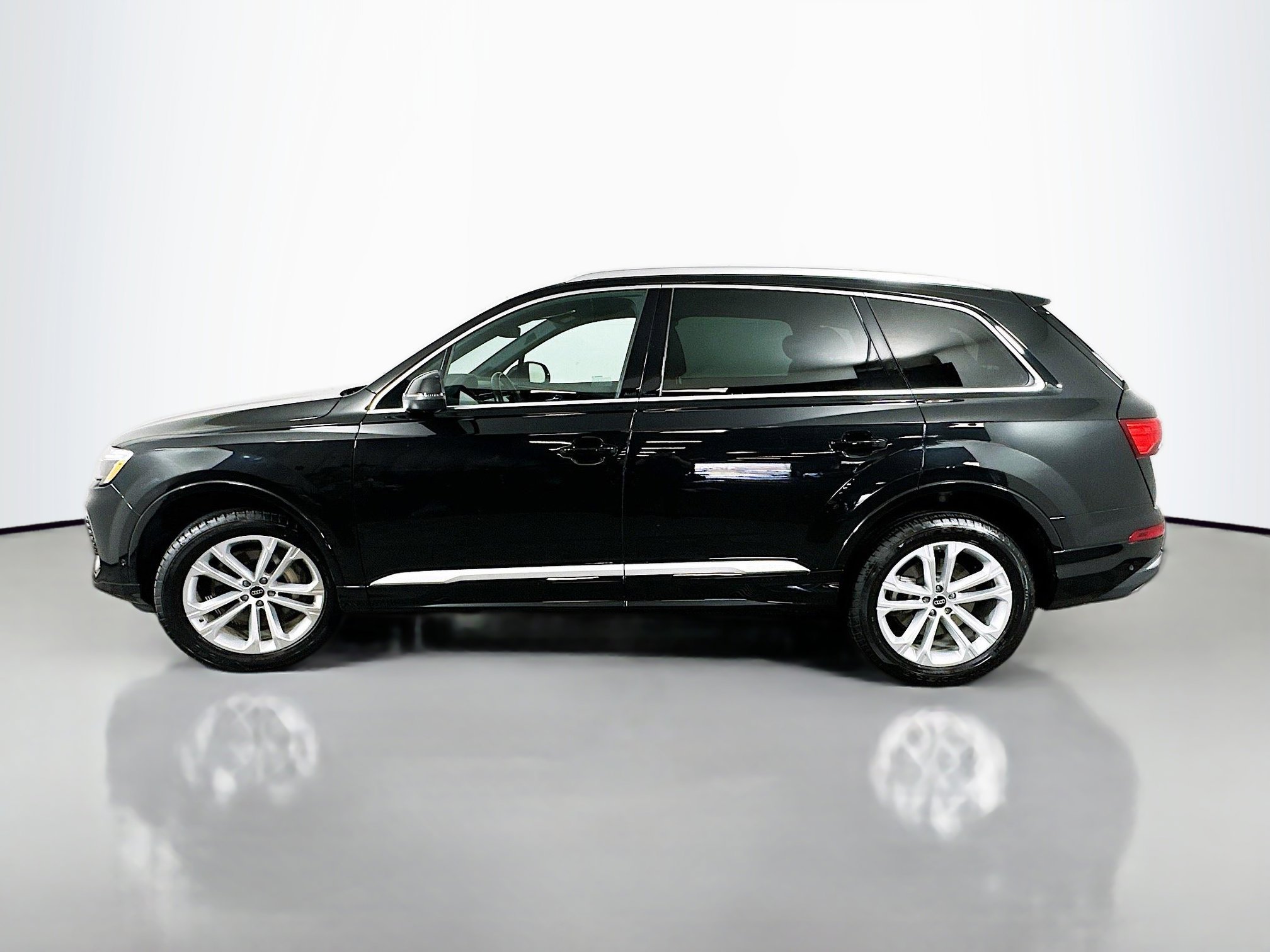 Used 2025 Audi Q7 3.0T Premium Plus image 4