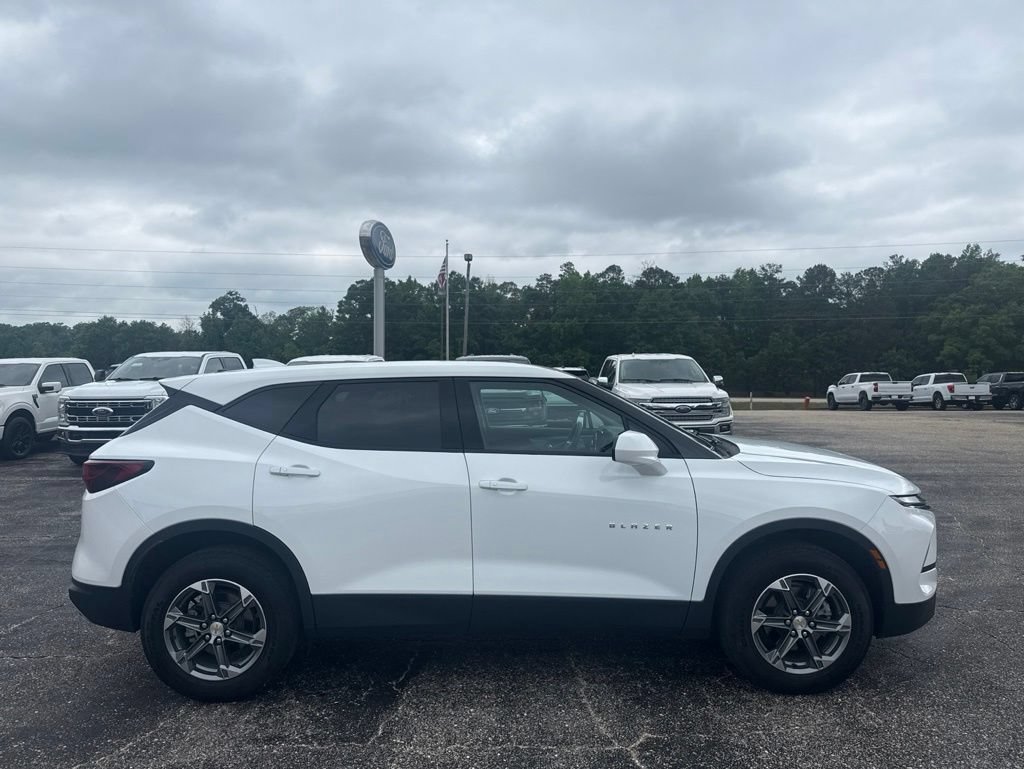 Used 2025 Chevrolet Blazer LT FWD image 22