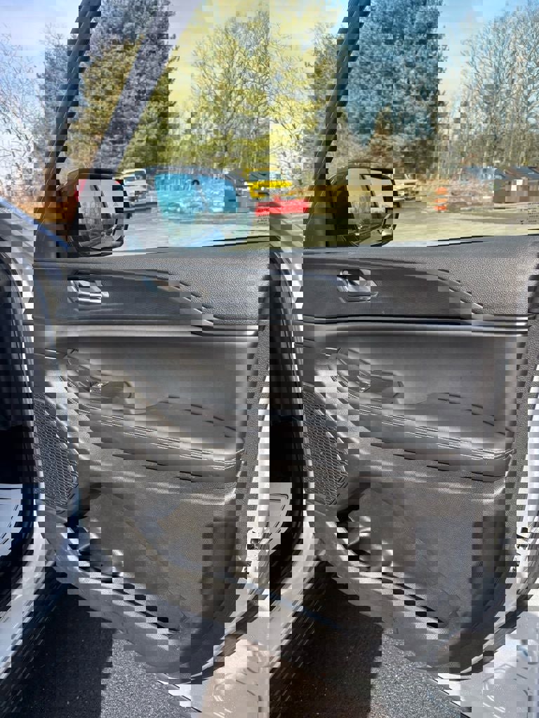 Used 2025 Jeep Grand Cherokee Altitude image 19