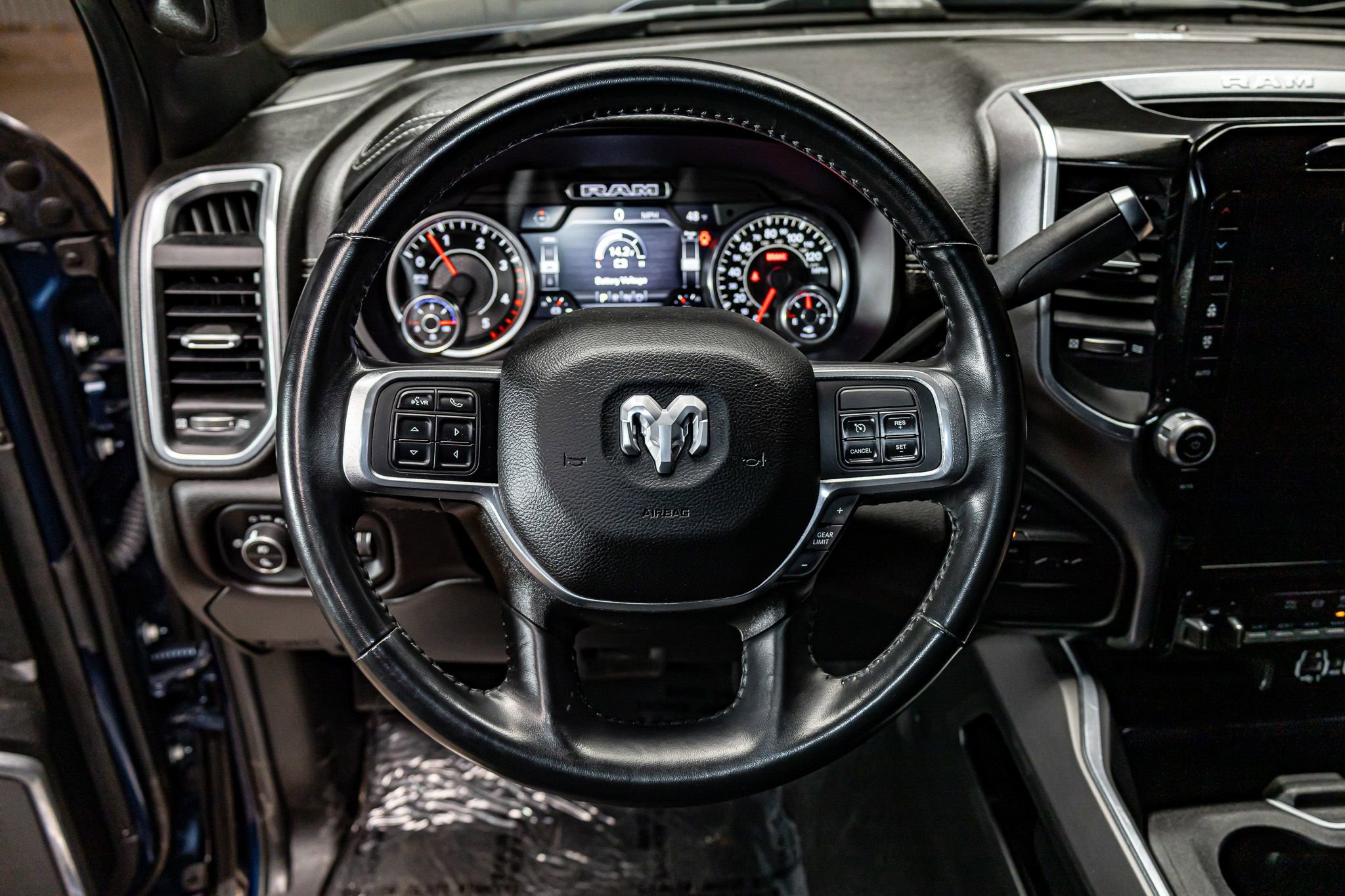 Used 2022 RAM 3500 Laramie image 19