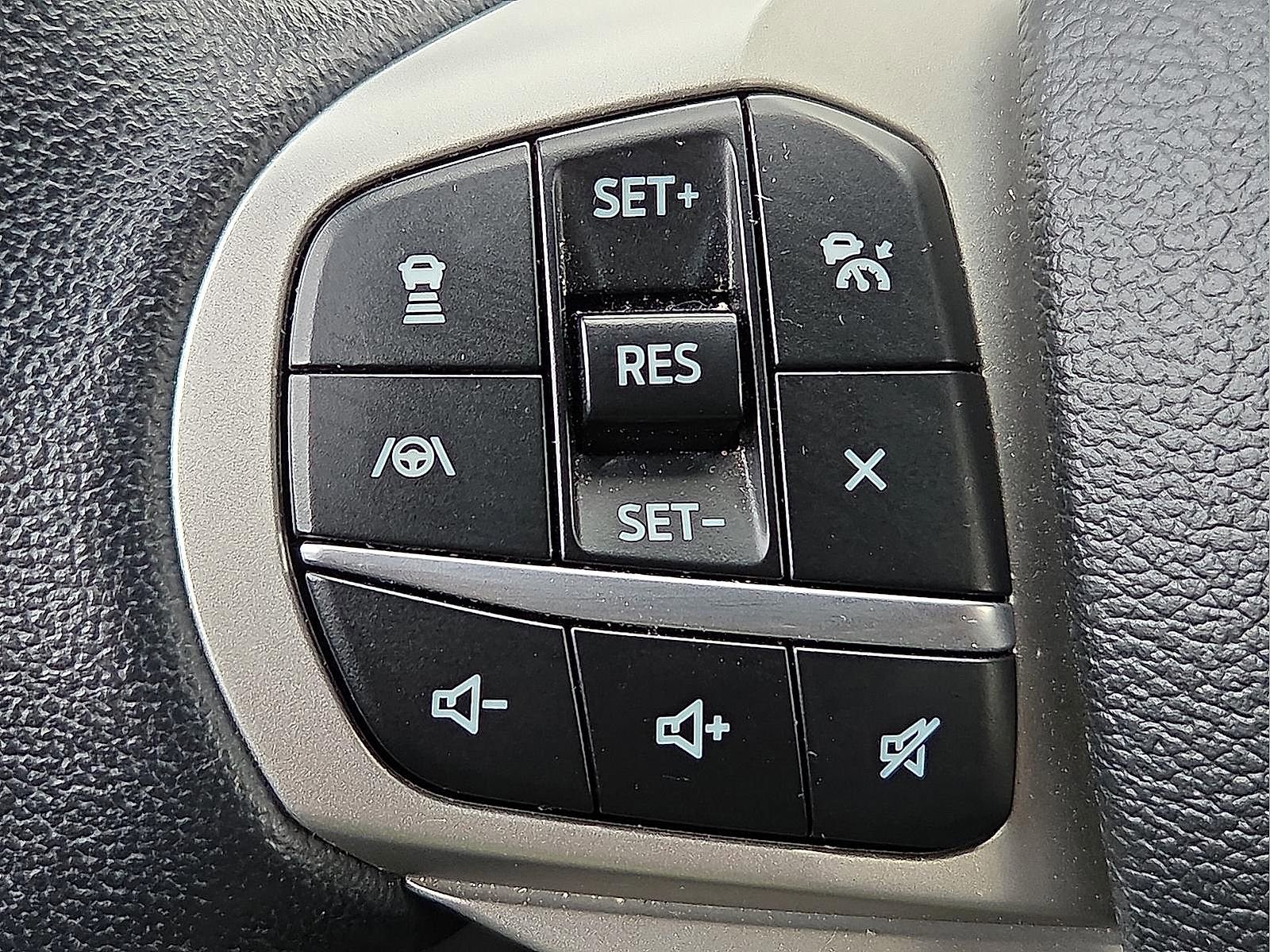 Used 2023 Ford Explorer Limited image 22