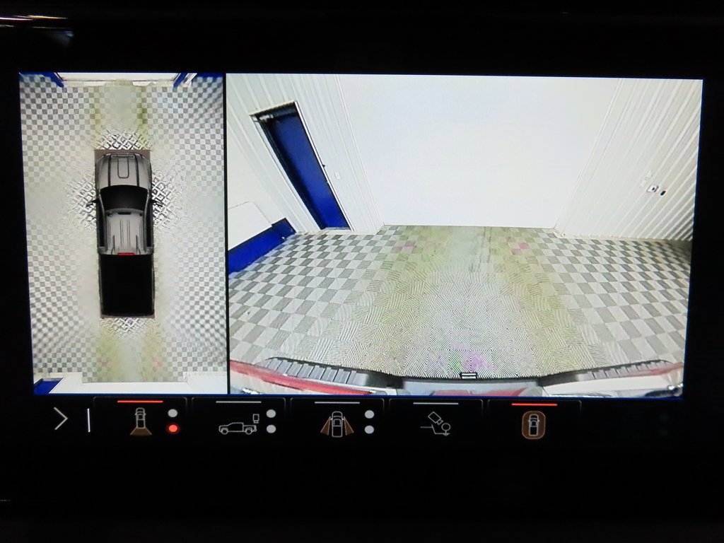 Used 2025 GMC Sierra 2500 AT4X image 16