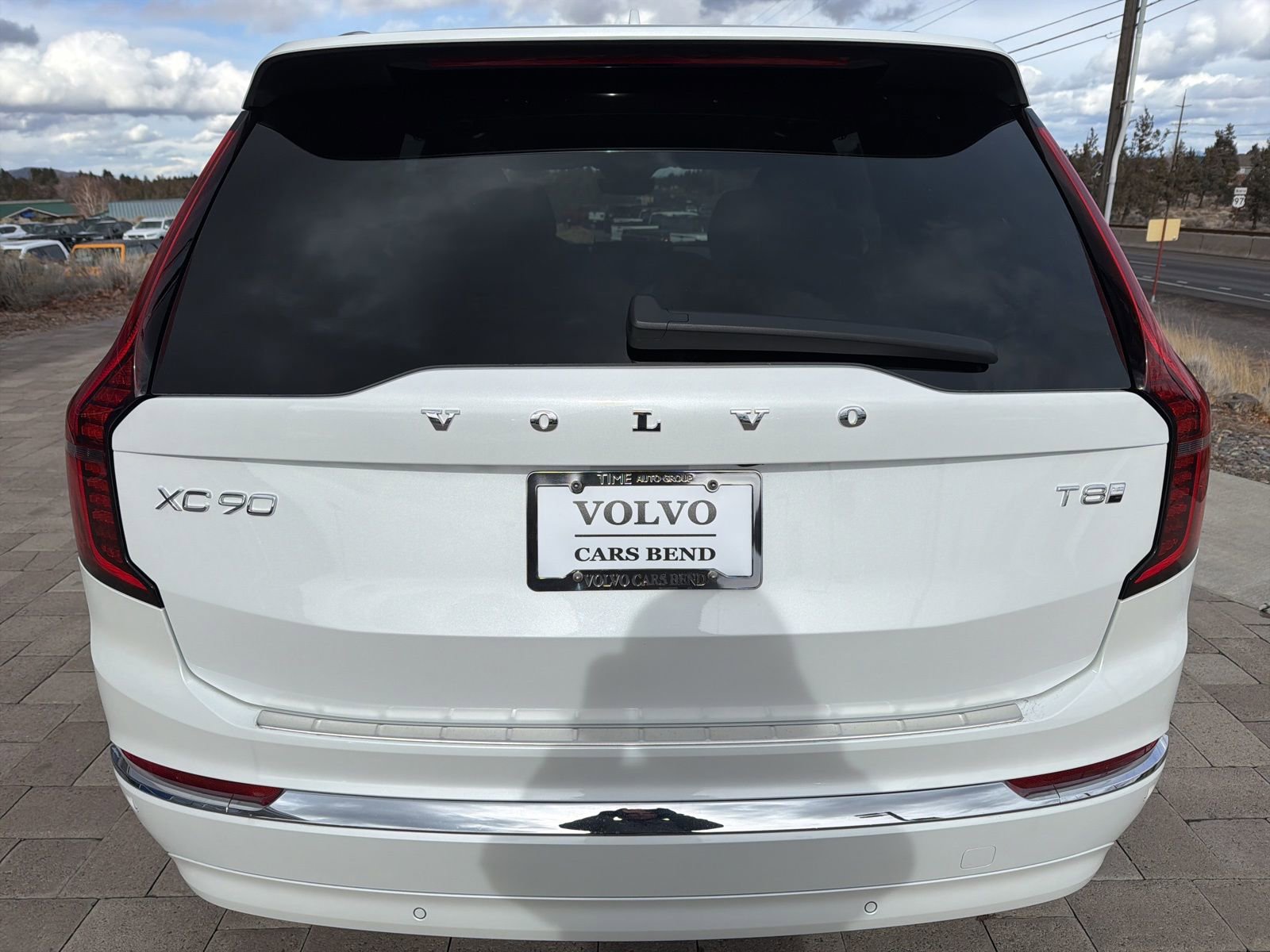 Used 2025 Volvo XC90 T8 Ultra w/ Protection Package Premier image 4