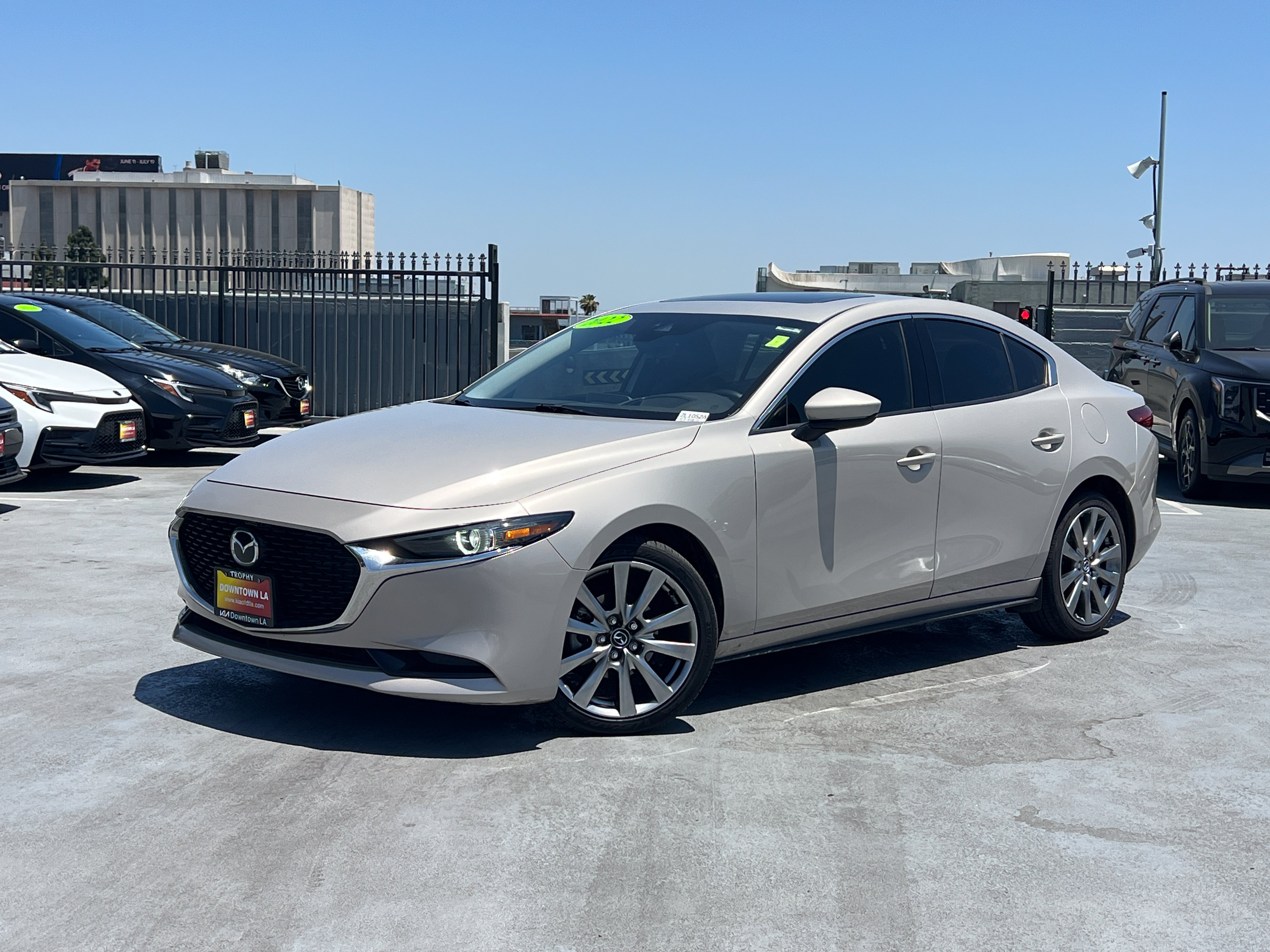 Used 2022 MAZDA MAZDA3 s FWD image 2