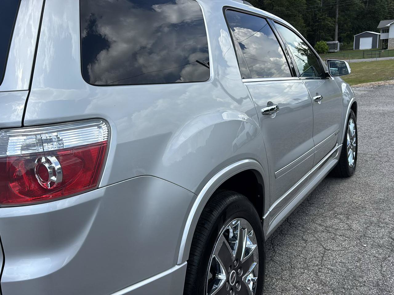 Used 2011 GMC Acadia Denali FWD image 7