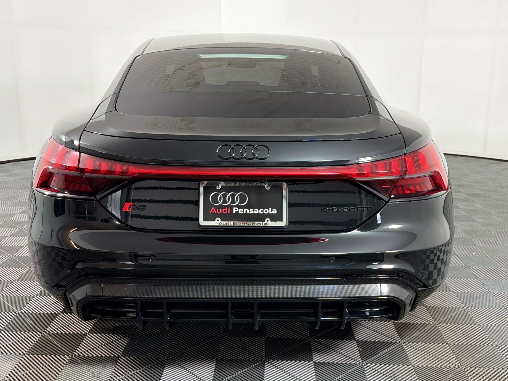 Used 2022 Audi RS e-tron GT AWD/4WD image 8