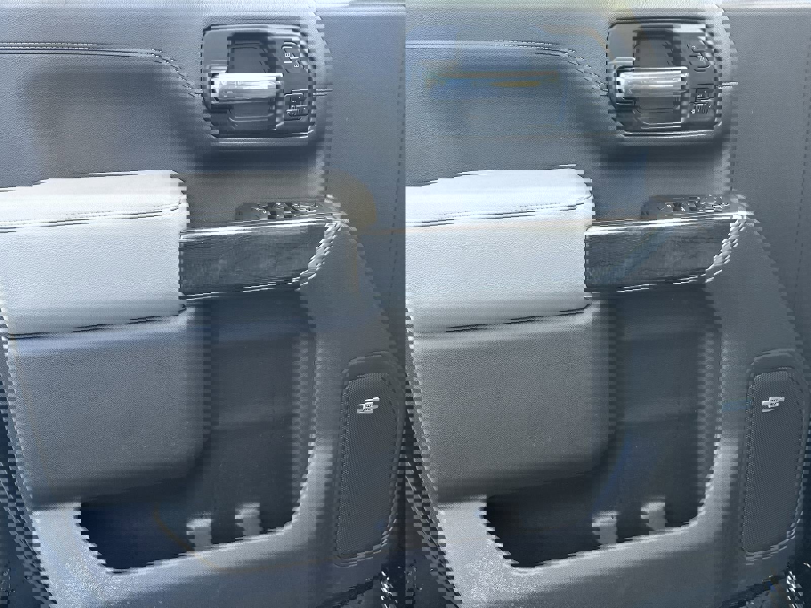 Used 2020 Chevrolet Silverado 3500 LTZ w/ LTZ Plus Package image 14