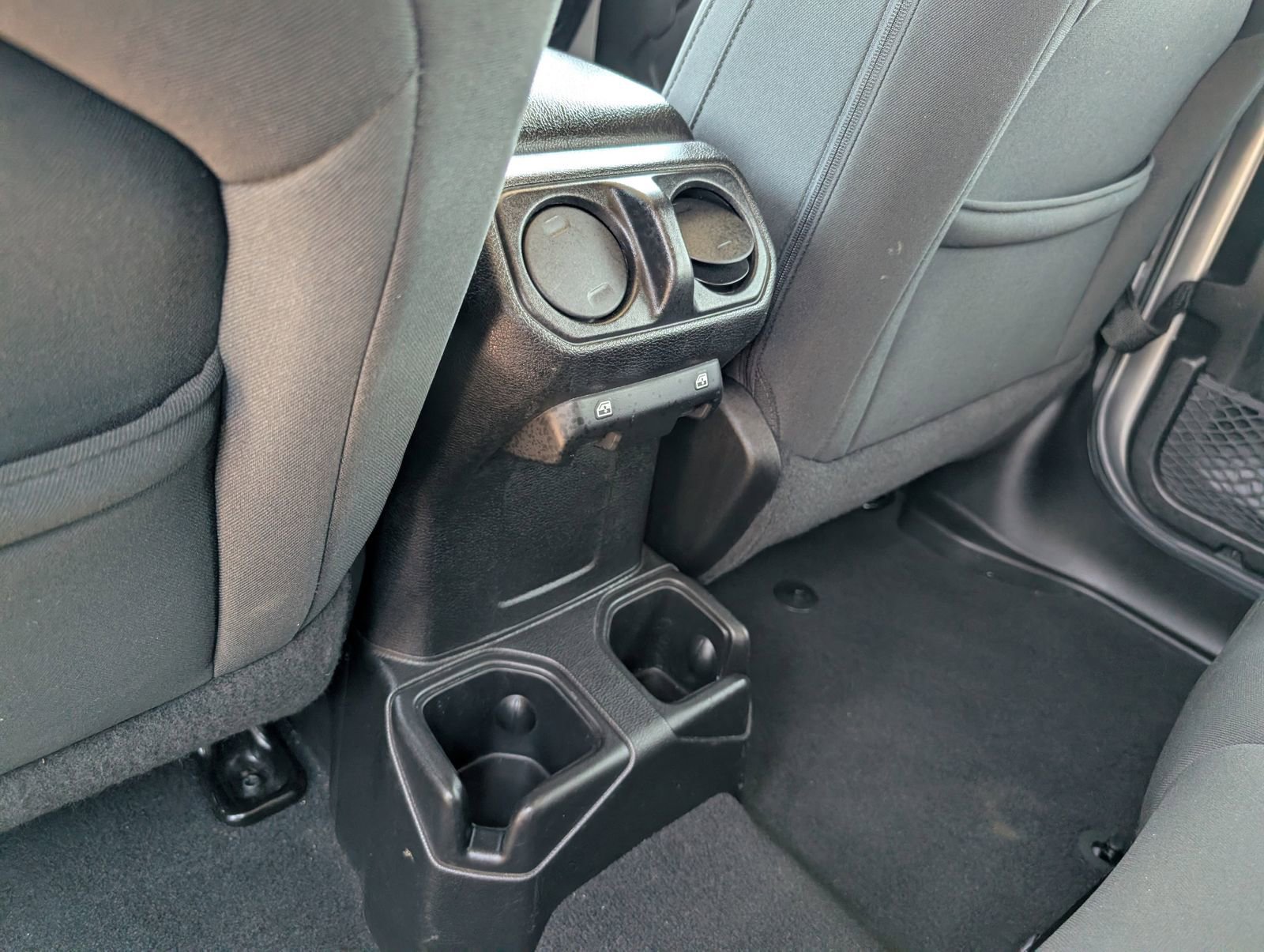 Used 2018 Jeep Wrangler Unlimited Sport S image 22