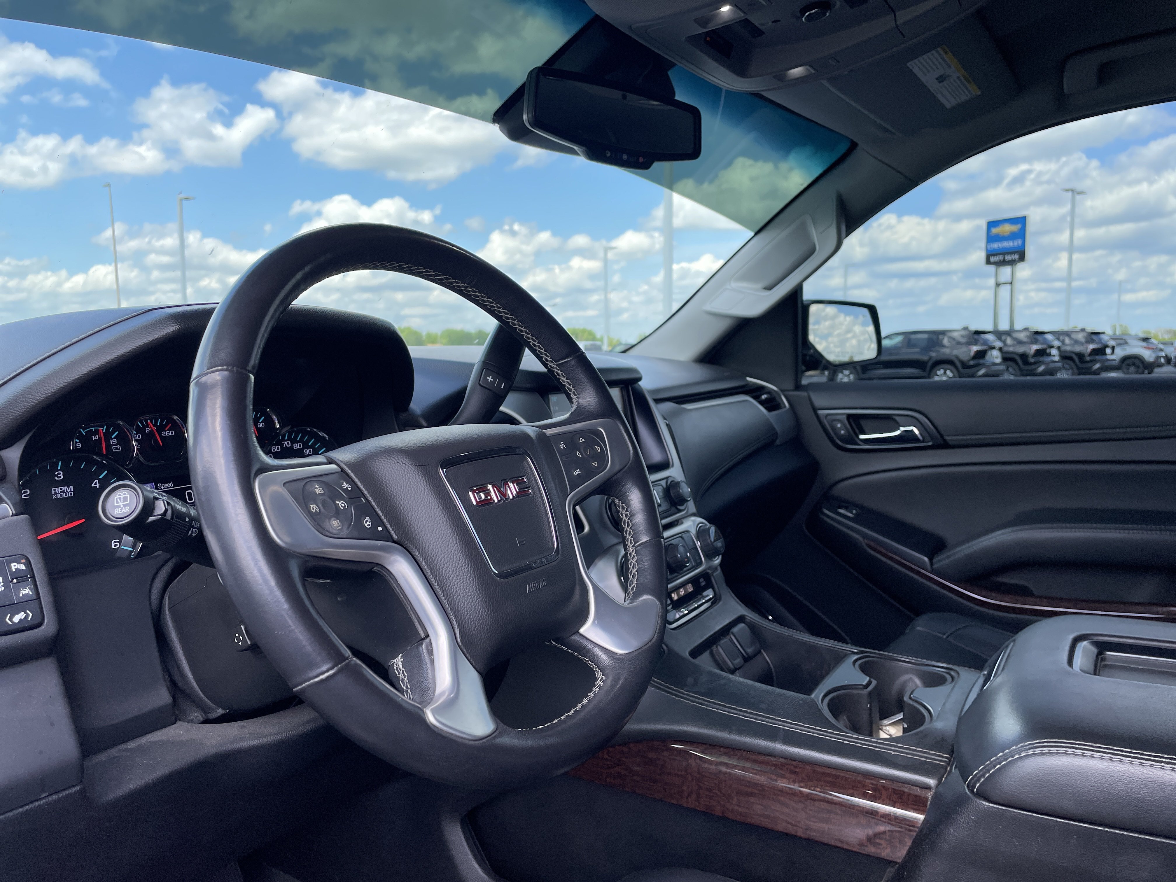 Used 2020 GMC Yukon XL SLT RWD image 9