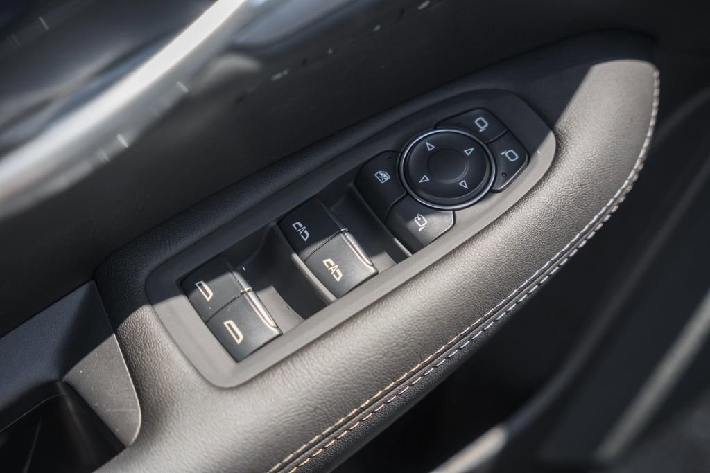 Used 2025 Cadillac XT5 Premium Luxury image 38