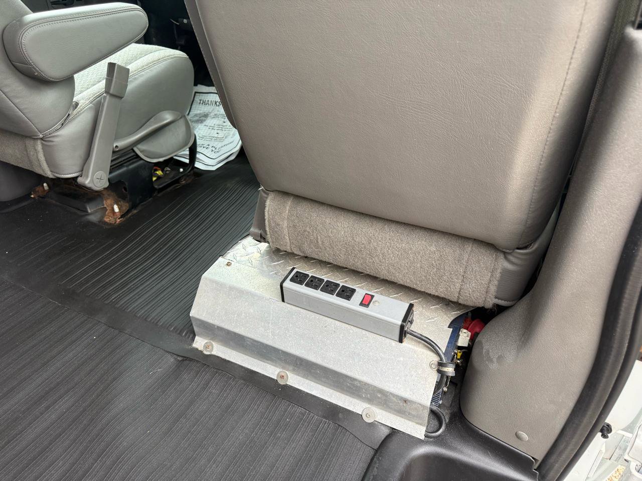 Used 2015 Chevrolet Express 2500 RWD image 11