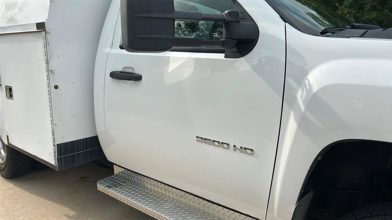 Used 2011 Chevrolet Silverado 3500 W/T RWD image 5