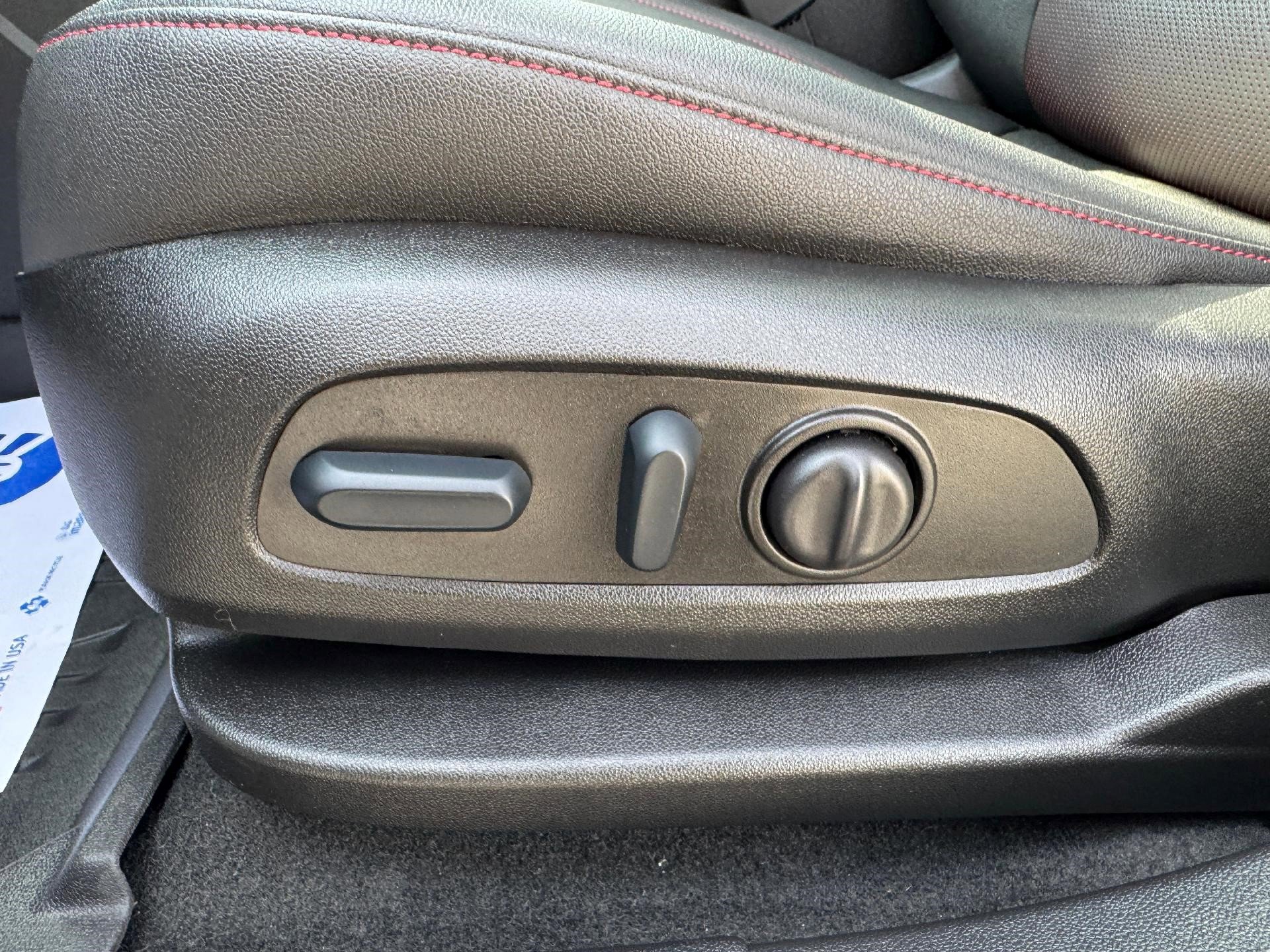 Certified 2023 Chevrolet Blazer RS w/ Driver Confidence II Package image 25