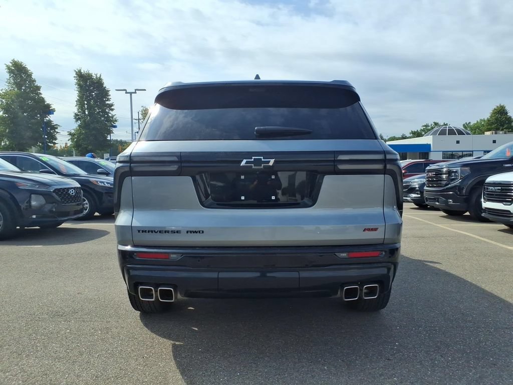 Used 2024 Chevrolet Traverse RS w/ LPO, Floor Liner Package AWD/4WD image 6