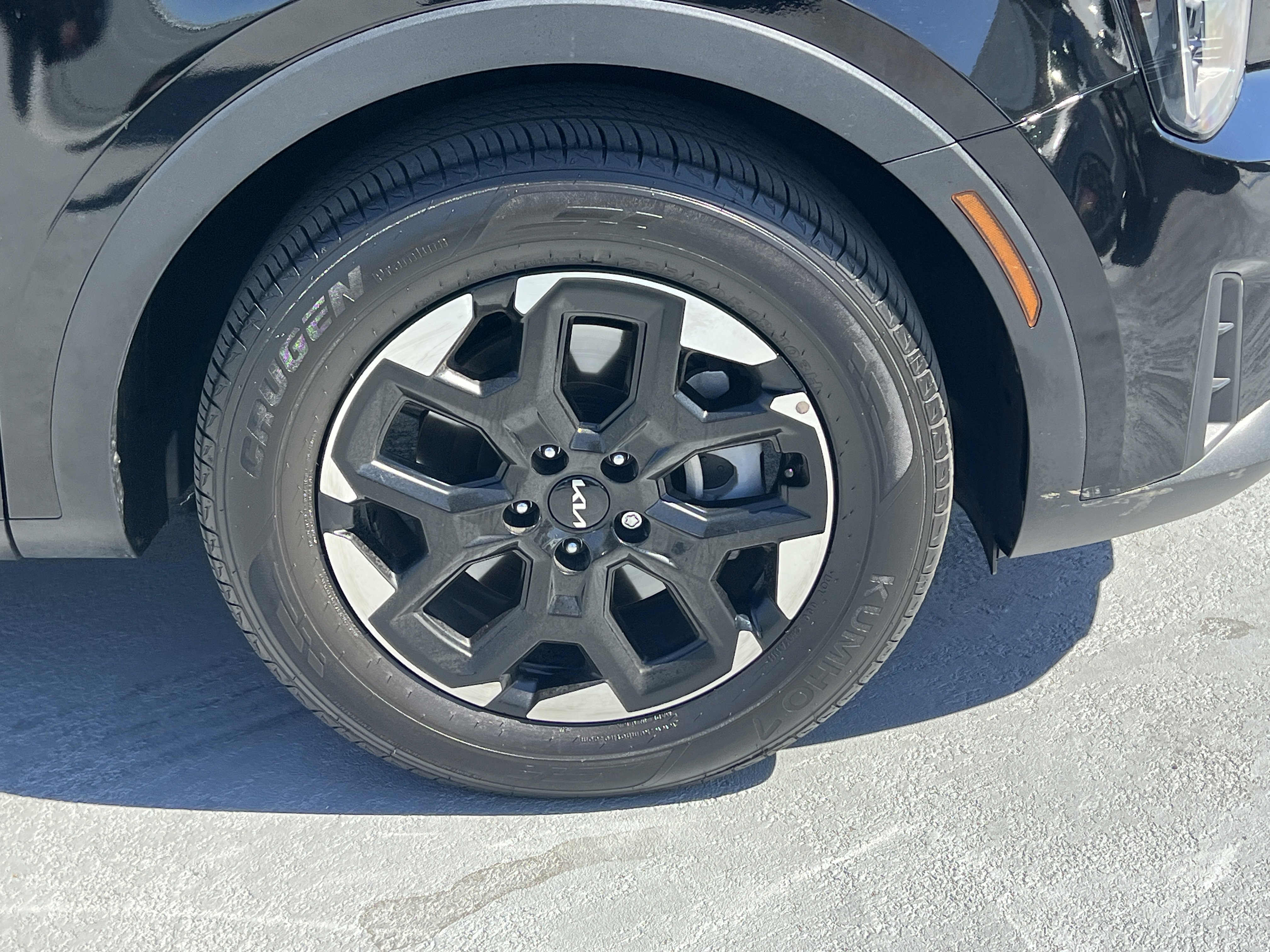 Certified 2025 Kia Sorento S image 13