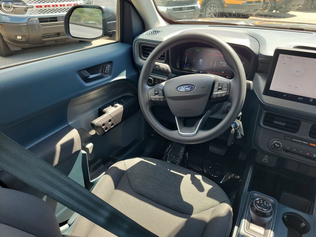Used 2025 Ford Maverick XL image 11