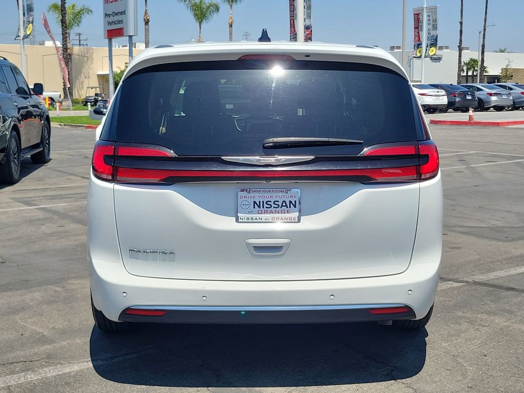 Used 2023 Chrysler Pacifica Touring-L FWD image 33