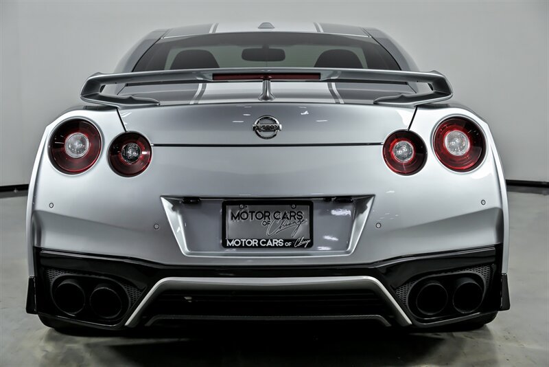 Used 2020 Nissan GT-R Premium AWD/4WD image 11